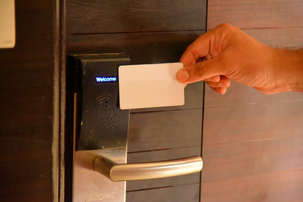 Hotel White Boutique Pondicherry Bagian luar foto